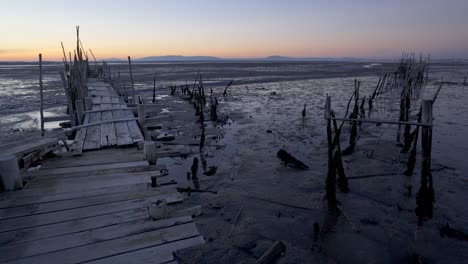 Muelle-Palafitico-De-Carrasqueira-En-Comporta,-Portugal-Al-Atardecer