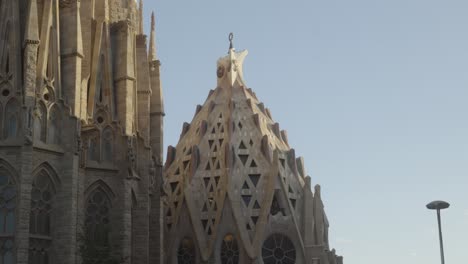 Scenic-view-of-a-side-tower-of-the-Sagrada-Familia-cathedral-in-Barcelona,-Spain