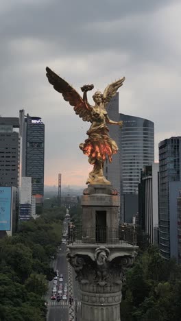 Angel-of-Independence-and-Paseo-de-la-Reforma