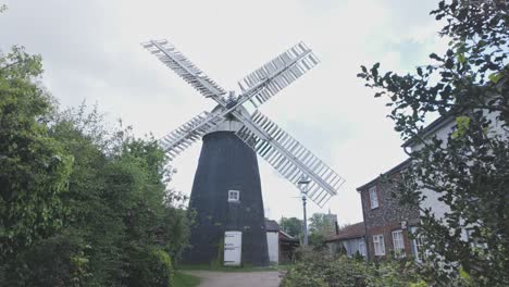 Bardwell-windmill-pump-restoration,-Suffolk-nostalgic-landmark