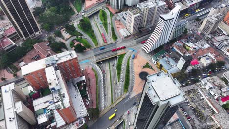 Carretera-De-La-Autopista-En-Bogotá-En-La-Capital-Del-Distrito-De-Colombia.