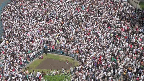 Thousands-of-Real-Madrid-fans-gathered-at-Cibeles-Square-to-celebrate-with-Real-Madrid-players-the-36th-Spanish-soccer-league-title,-La-Liga-Cup-in-Madrid,-Spain