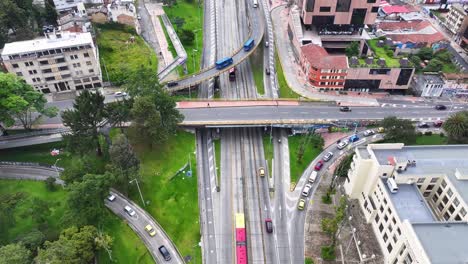 Autobahn-Straße-Bei-Bogota-In-Der-Bezirkshauptstadt-Kolumbiens