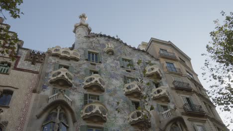Scenic-low-angle-view-of-Casa-Batlló-in-Barcelona