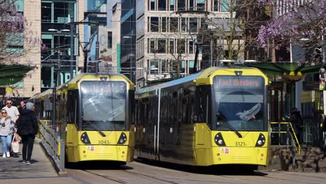 Yellow-Metrolink-trams-at-St