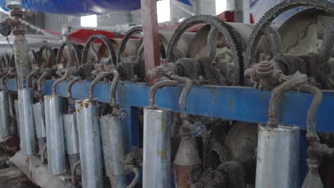 Profilansicht-Der-Für-Maschinenbauarbeiten-In-Der-Pakistanischen-Textilindustrie-Verwendeten-Ausrüstung