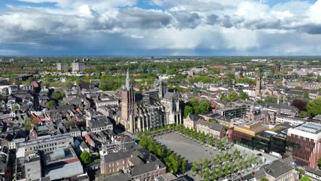 Sint-Janskathedraal,-Catedral-Católica-En-El-Centro-De-La-Ciudad-De-&#39;s-Hertogenbosch