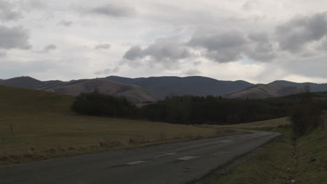 Gewitterwolken-über-Den-Bergen