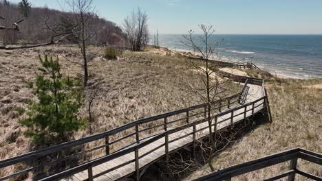 Summer-passing-through-the-public-parks-in-Muskegon