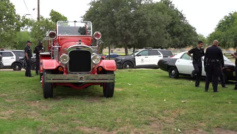 Viejo-Camión-De-Bomberos-En-Exhibición