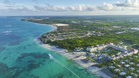 Palasthotels-An-Den-Stränden-Von-Punta-Cana,-Dominikanische-Republik