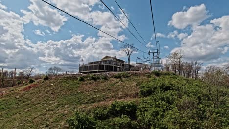 Grafton-Sky-Tour-at-Aerie's-Resort-Going-Up-to-the-Restaurant-with-a-POV-Scenic-Viewpoint,-Illinois,-USA