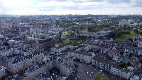 Historische-Gebäude-Der-Hafenstadt-Und-Hauptstadt-Caen-In-Calvados,-Normandie,-Nordfrankreich