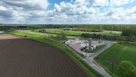 Estaciones-De-Servicio-De-Diésel-Y-GNL-Para-Camiones,-Instalaciones-De-Hidrógeno-Y-Puntos-De-Carga-Eléctrica-Para-Vehículos.