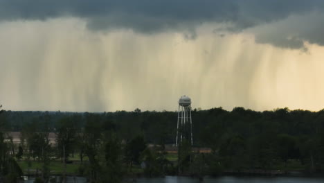 Paisaje-Del-Parque-Estatal-Reelfoot-Lake-Durante-La-Temporada-De-Lluvias-En-Tennessee,-Estados-Unidos---Disparo-Aéreo-De-Drones