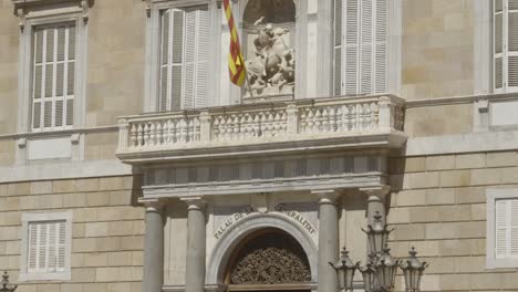 Entrada-Del-Edificio-Del-Gobierno-Catalán-En-El-Centro-De-La-Ciudad-De-Barcelona.