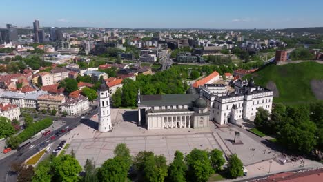 Cinematic-Hyperlapse-Above-Downtown-Vilnius,-Lithuania.-Cathedral-Square