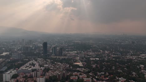 Vistas-Con-Drones-De-Alta-Tecnología-Del-Problema-Del-Ozono-En-La-Ciudad-De-México