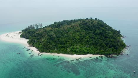 Kleine-Schildkrötenförmige-Insel