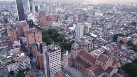 Catedral-En-El-Centro-De-La-Ciudad-De-Medellín,-Capital-De-Colombia.