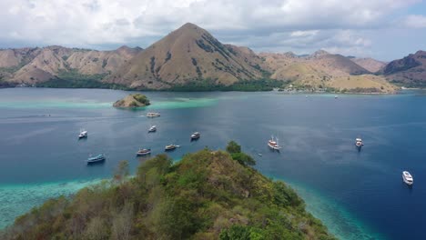 Vista-Aérea-De-La-Isla-Kelor,-Parque-Nacional-De-Komodo,-Indonesia