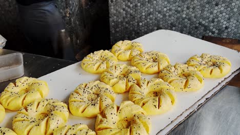 Crispy-sesame-buns-or-tortillas,-close-up