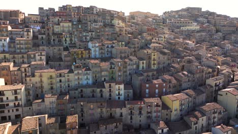 Aerial-Pullback-Reveals-Beautiful-Gangi-Hilltop-Town-in-Sicily,-Italy