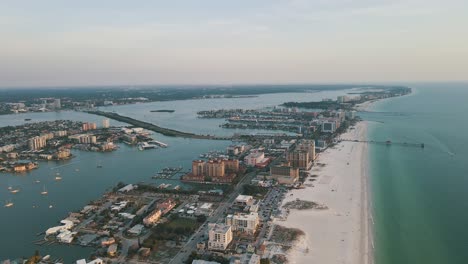 Impresionantes-Imágenes-De-Drones-De-Clearwater-Beach-Florida-Al-Atardecer