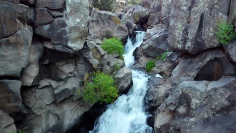 Wasserfall-Carved-Picture-Canyon-Im-Norden-Von-Arizona