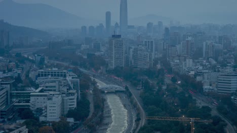 Skyline-Von-Santiago-De-Chile,-Nacht-Bis-Morgen,-Providencia