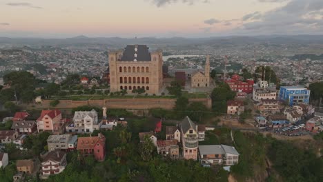 Rova---Queen's-Palace-on-the-hill-in-Antananarivo-in-Madagascar-in-evening