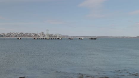 Sistema-De-Atraque-Panorámico-A-Través-Del-Océano-Atlántico-Desde-La-Costa.