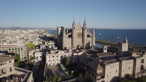 Historische-Kirchenkathedrale-In-Palma,-Mallorca