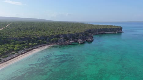 Jaragua-Nationalpark-Mit-Türkisfarbener-Küste-In-Pedernales