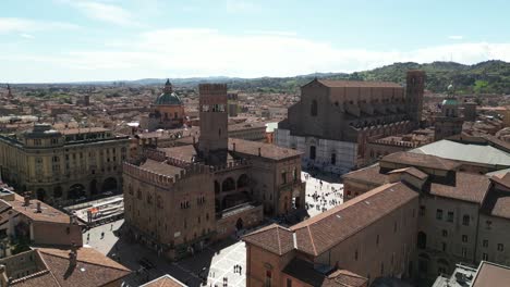 Piazza-Maggiore-Italien-Belebten-Bereich-Mit-Menschen