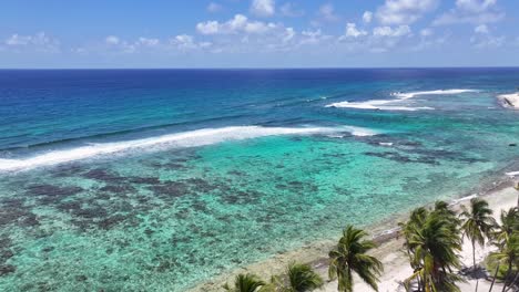 Strand-Von-San-Luis-In-San-Andrés,-Providencia-Und-Santa-Catalina,-Kolumbien