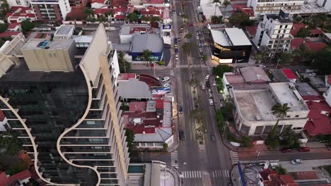 Vista-Panorámica-De-Una-Metrópolis-Ocupada