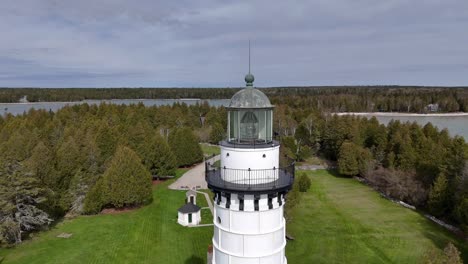 Der-Cana-Island-Lighthouse-Ist-Ein-Leuchtturm-Am-Lake-Michigan-Nördlich-Von-Baileys-Harbor-Im-Door-County,-Wisconsin