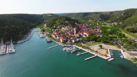 Krka-River-Marina-In-Skradin-Medieval-Town-Adriatic-Coast-In-Croatia,-Europe