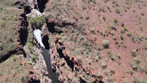 Panorámica-Aérea-De-Drones-Sobre-El-Mirador-De-Joffre-Gorge-En-El-Parque-Nacional-Karijini