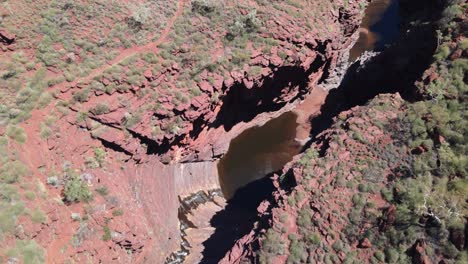 Drone-aerial-flying-over-Joffre-gorge-in-Karijini-national-park