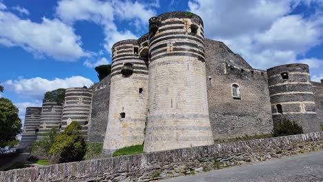 Bastions-and-exterior-walls-of-Angers-castle,-France