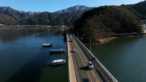 Scenic-Drive-On-Lake-Kawaguchi-Great-Bridge-In-Fujikawaguchiko,-Yamanashi,-Japan
