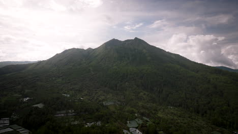 Mount-Batur-Oder-Gunung-Batur,-Aktiver-Vulkan-Auf-Der-Insel-Bali,-Indonesien