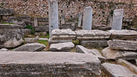 Felsen-Auf-Den-Überresten-Des-Forum-Romanum-In-Athen,-Griechenland