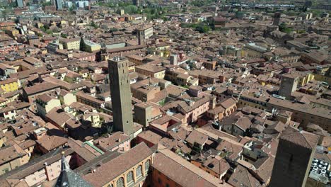 Rückflug-In-Bologna,-Italien,-Offenbart-Erstaunliche-Architektur