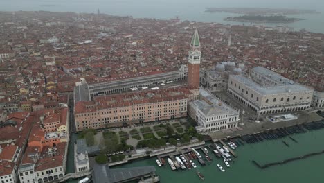 Venice-Italy-downtown-aerial-rotating-view-on-foggy-day