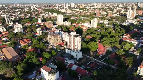 Movimiento-Metropolitano:-Vistas-Aéreas-De-La-Energía-De-La-Ciudad