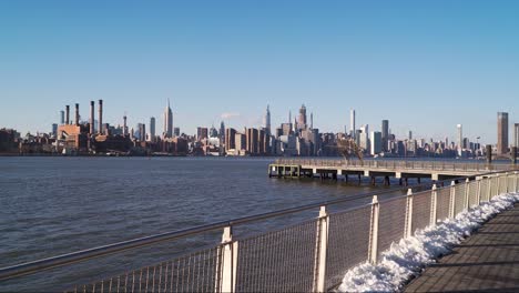 Empire-State-Building-And-Midtown-Manhattan-View-From-Williamsburg