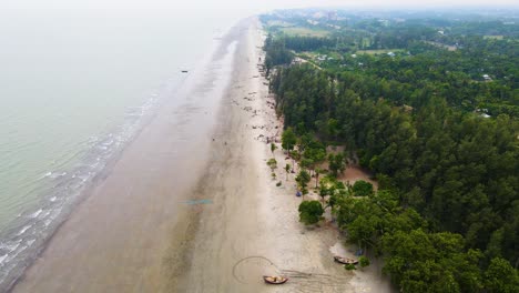 Bangladesch-Bucht-Von-Bengalen-Kuakata-Küste-Natürlicher-Meerstrand-Mit-Wald-Sauberer-Leerer-Abgelegener-Strand